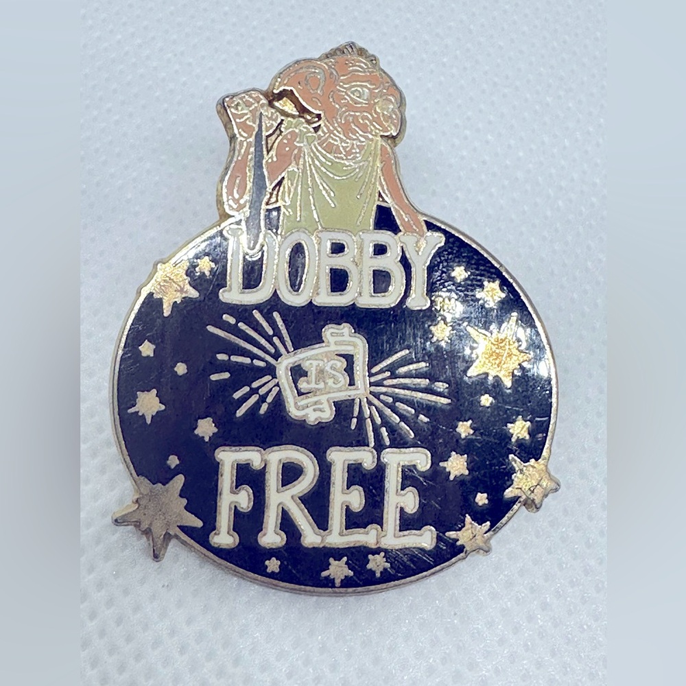 Universal Studios Wizarding World Of Harry Potter - Dobby is Free Pin